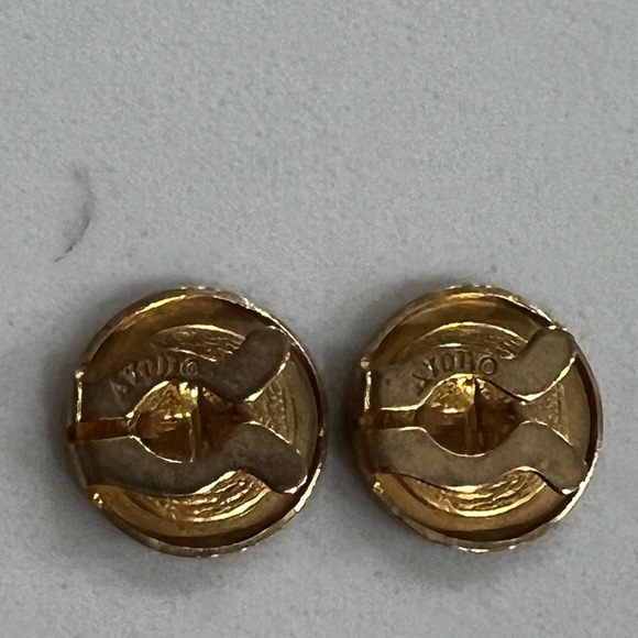 Avon Vintage Set of 2 Button Covers. Clip over cuff buttons. Gold tone. - Picture 5 of 6